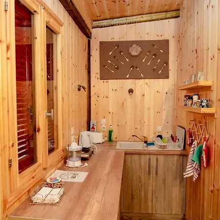 Farm stay Orangia Ecohosting Farm *